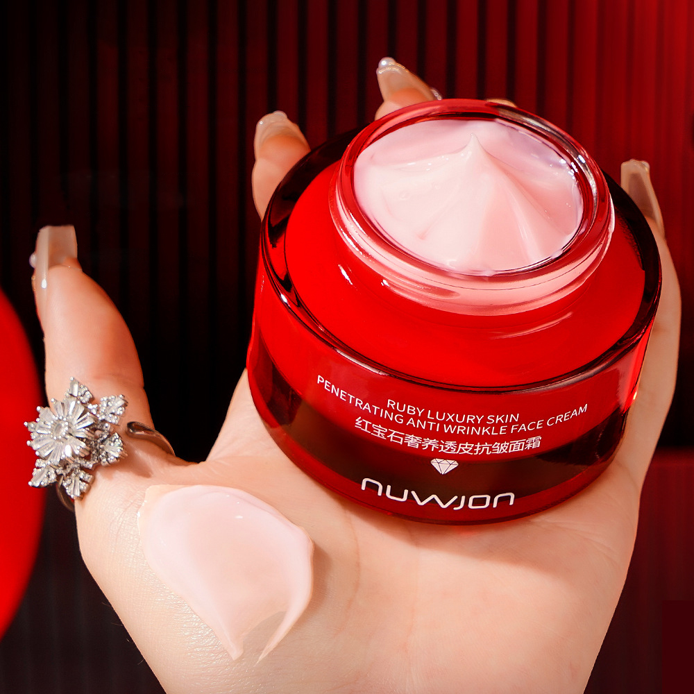 Ruby Luxury Skin Penetrating A - đánh giá và giá Luxury Skincare & Spa Photos