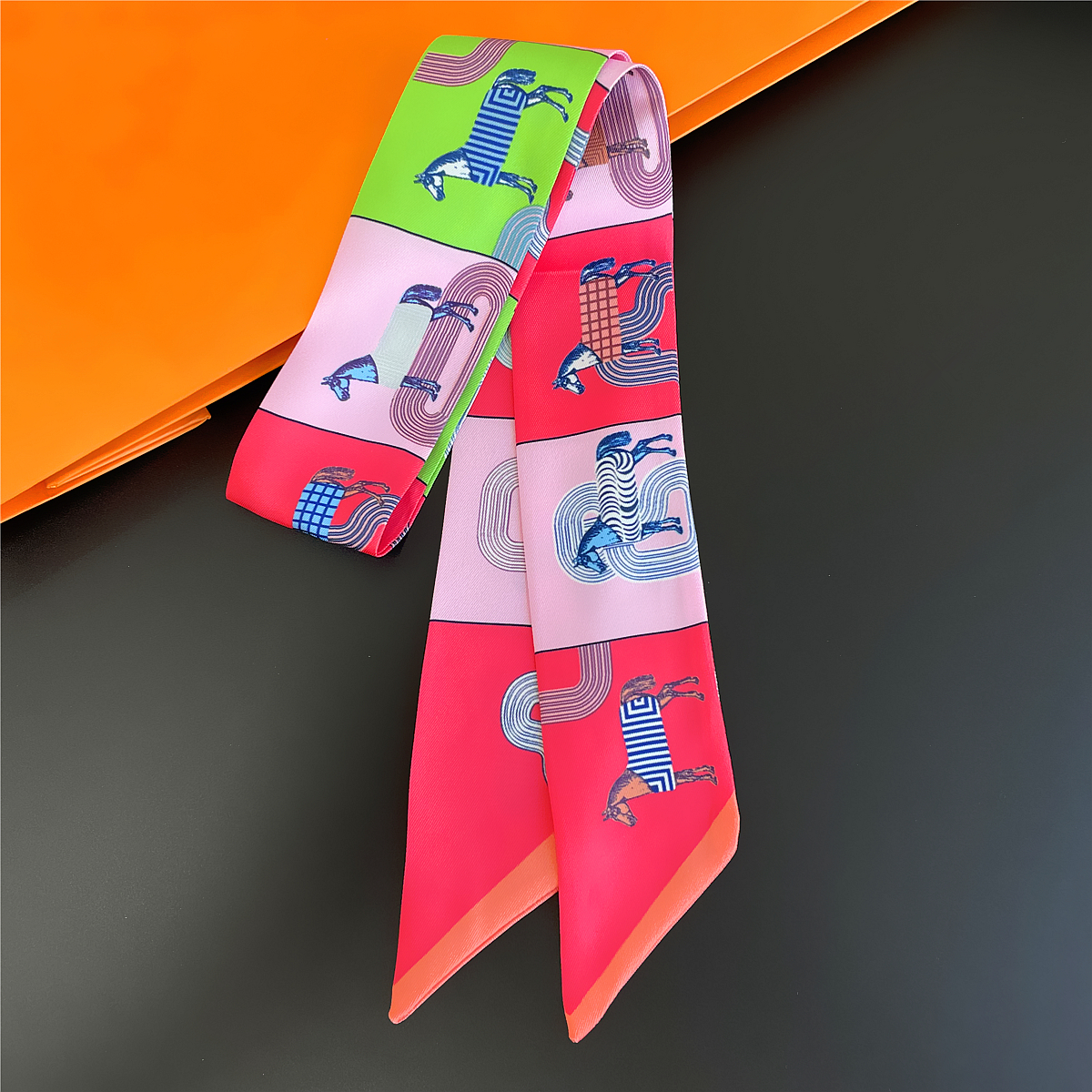 Brand Design Lattice Horse Sca - đánh giá và giá Luxury Skincare Headband