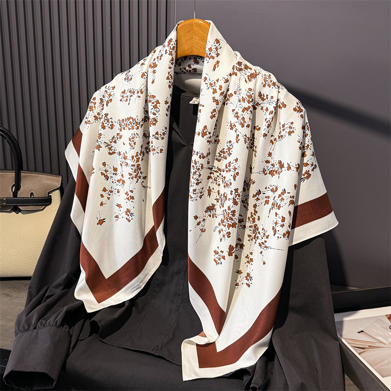 Design Twill Silk Square Scarf - đánh giá và giá Luxury Skincare Headband