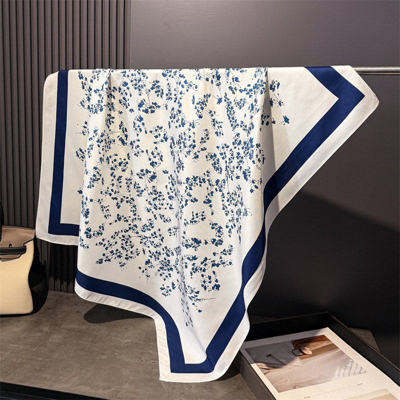 Design Twill Silk Square Scarf - đánh giá và giá Luxury Skincare Headband