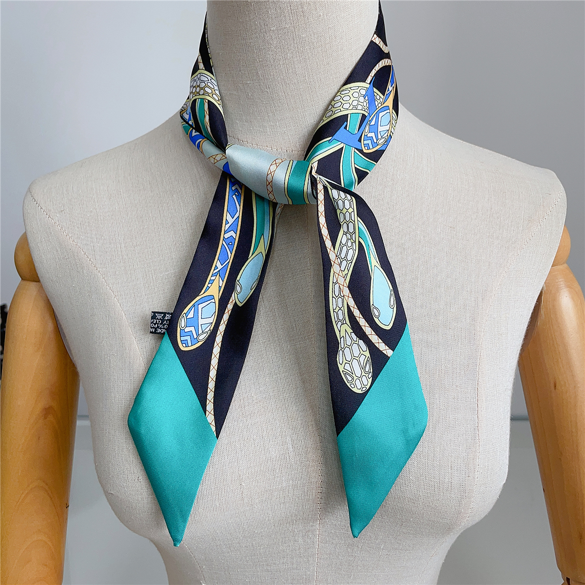New Brand Design Colored Snake - đánh giá và giá Luxury Skincare Headband