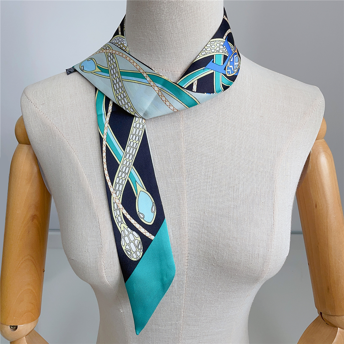 New Brand Design Colored Snake - đánh giá và giá Luxury Skincare Headband
